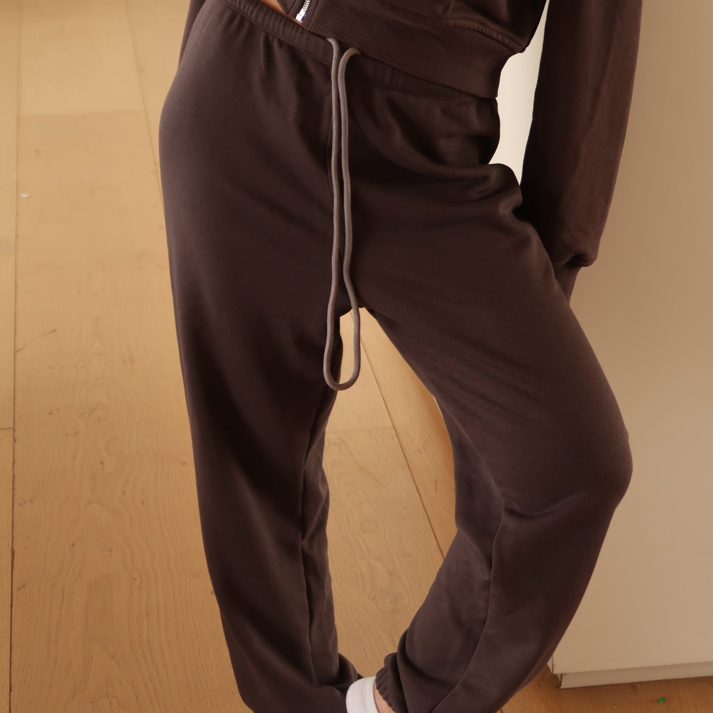 ESSENTIAL SWEATPANTS 051 COCOA