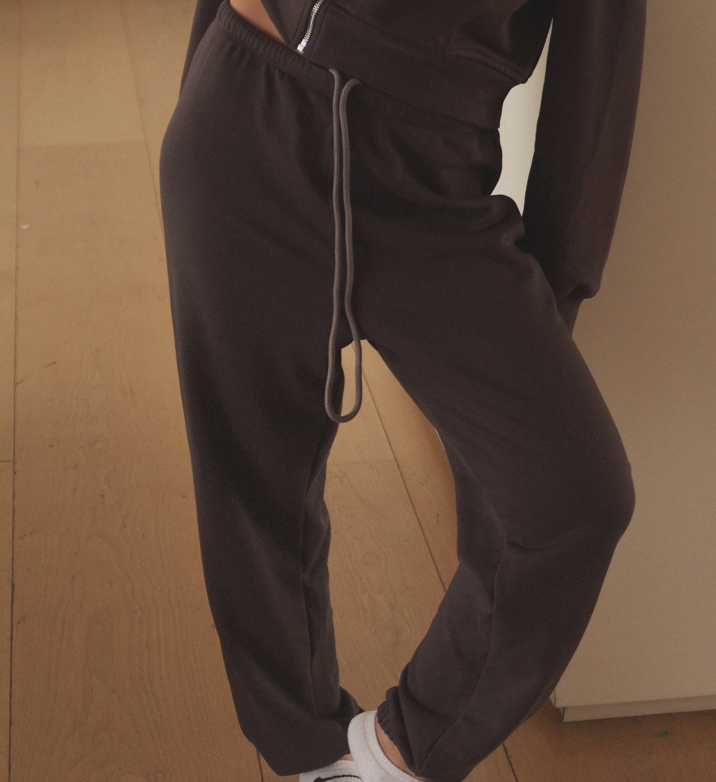 ESSENTIAL SWEATPANTS 051 COCOA